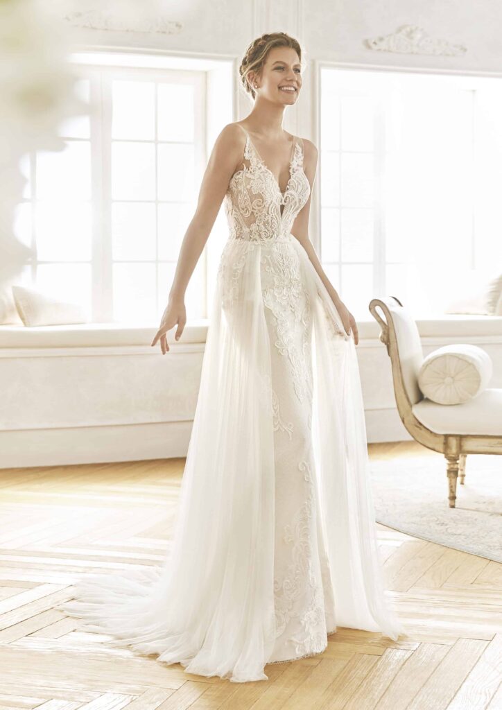 Rochie de mireasă stil sirenă, cu trenă detașabilă