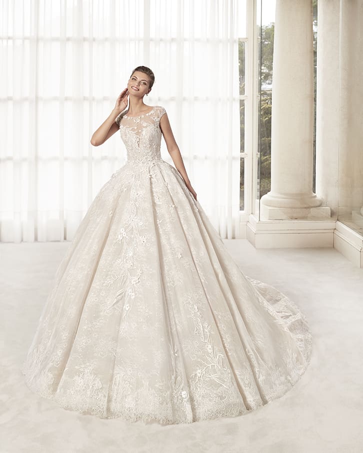 rochie-de-mireasa-stil-printesa