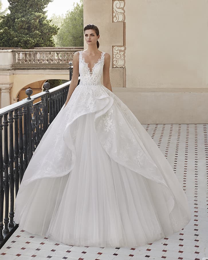 rochie-de-mireasa-stil-printesa