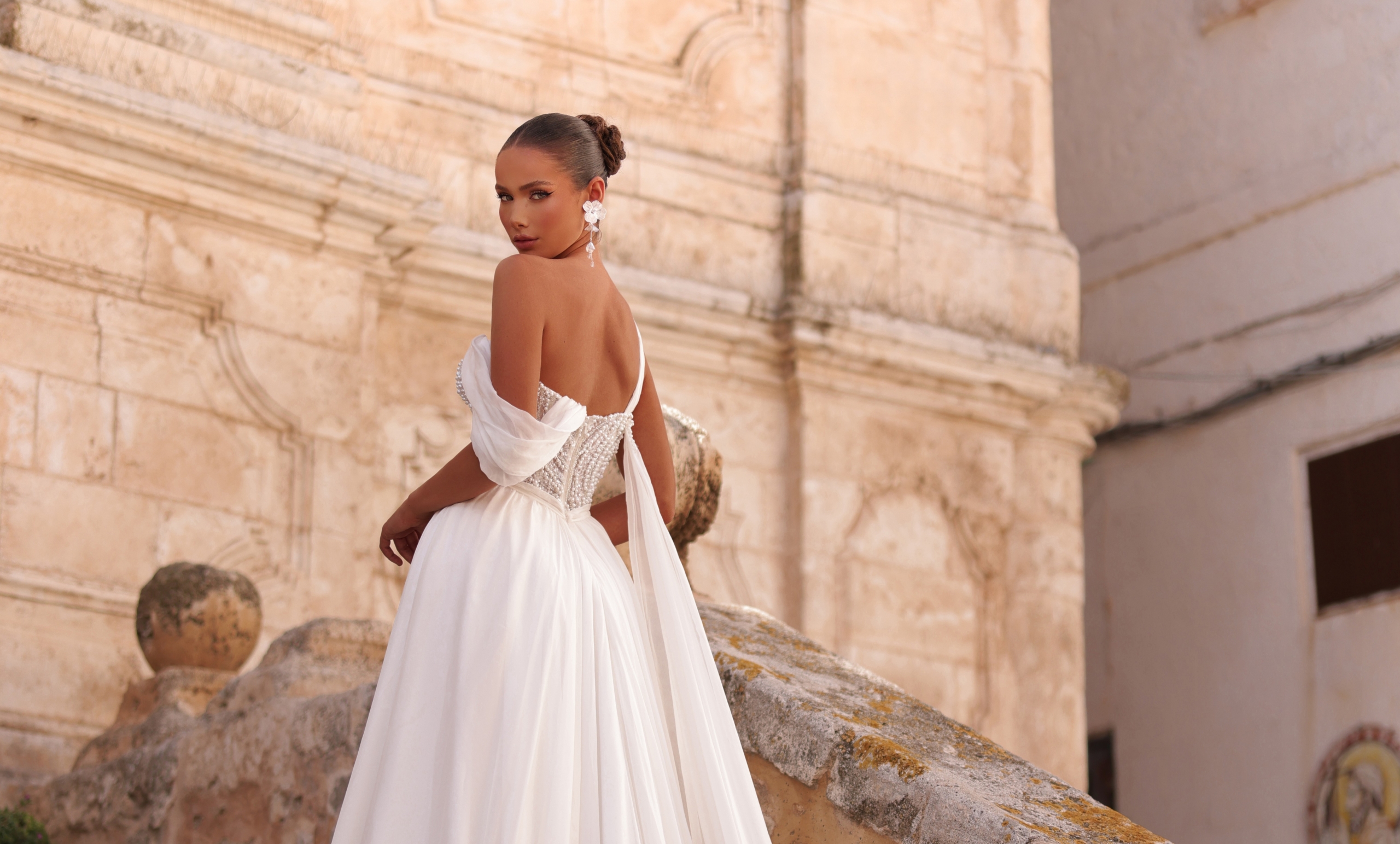 Ce model de rochie de mireasă alegi dacă ești însărcinată: 7 modele de rochii pentru gravide