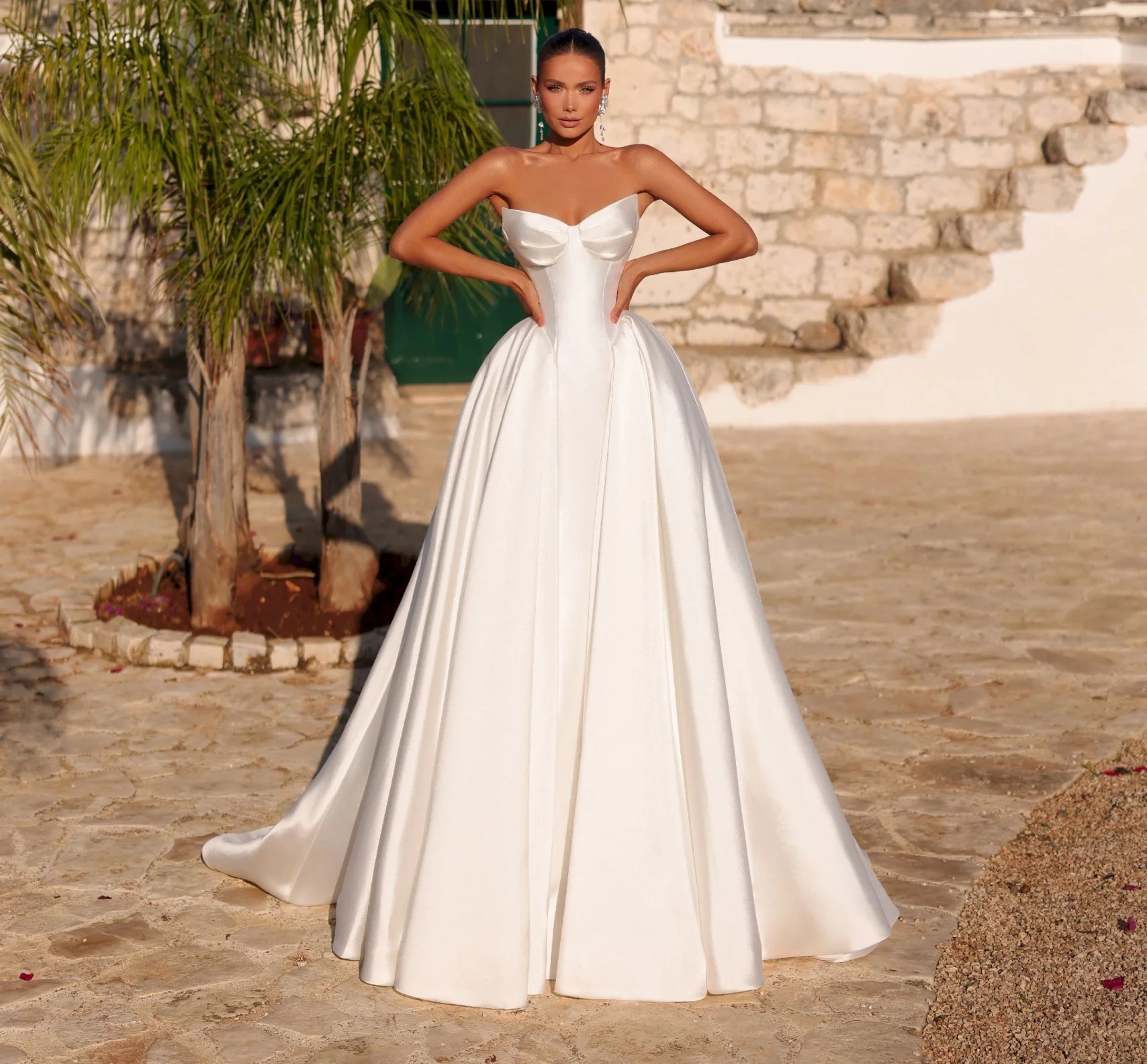 Cum accesorizezi corect o rochie de mireasă din tafta: ghid practic pentru un look echilibrat