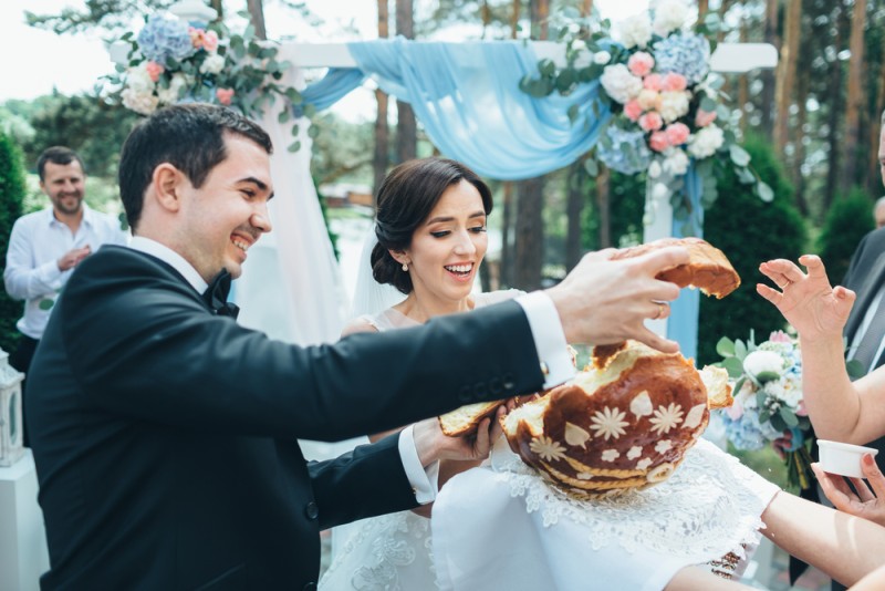 Colacul sau turta miresei: semnificații și tradiții la nunțile românești